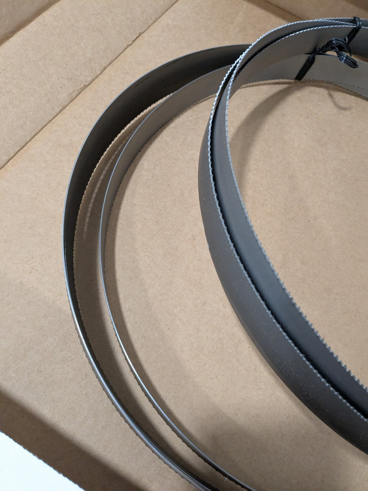 M.K. Morse Welded Bandsaw Blade 10' 10-1/2 L, 1" W, 10- 14 TPI Qty 2 3955131304