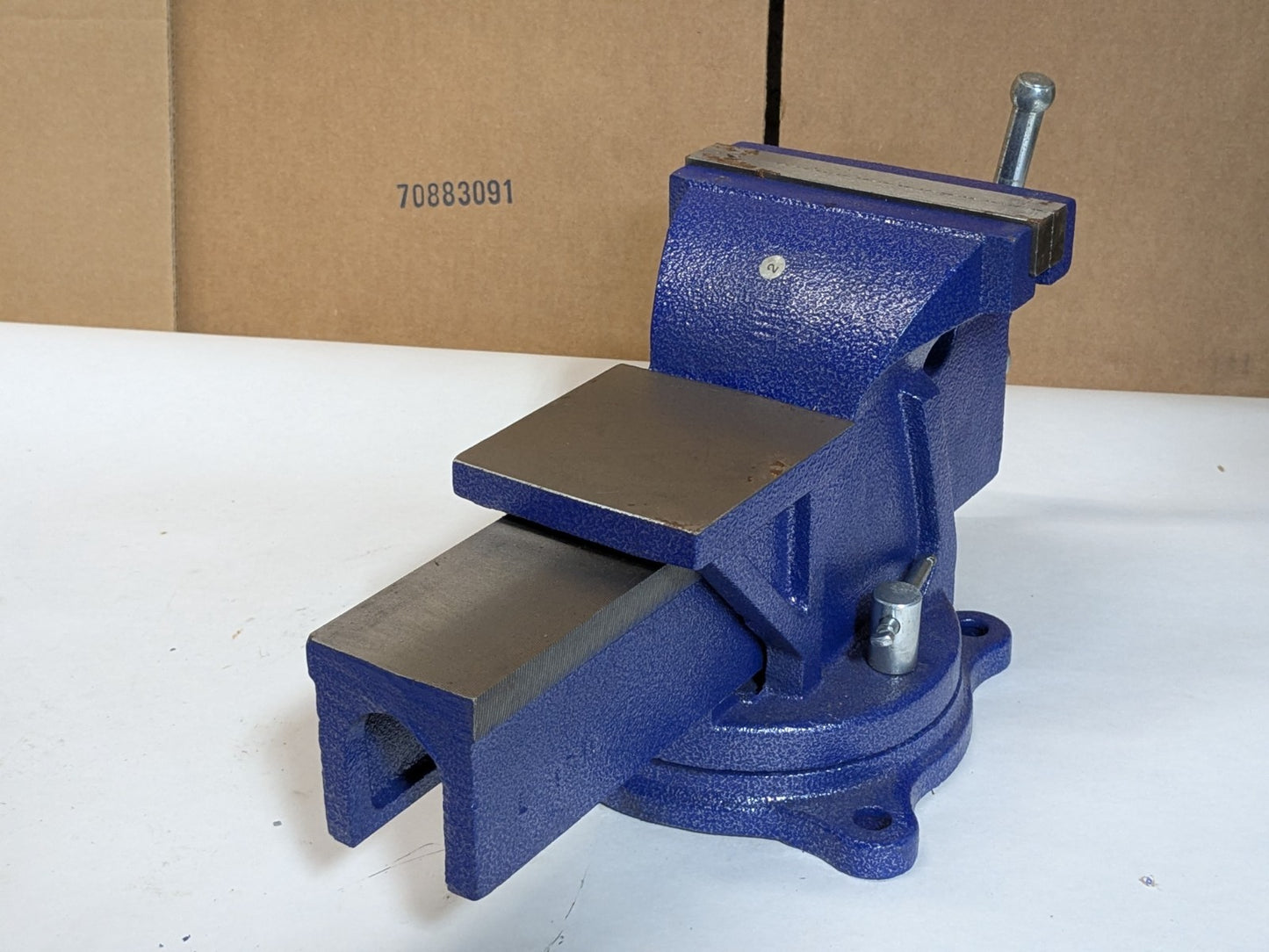 Wilton Bench Vise w/ Swivel Base 6" Jaw Width 6" Opening Capacity 11106