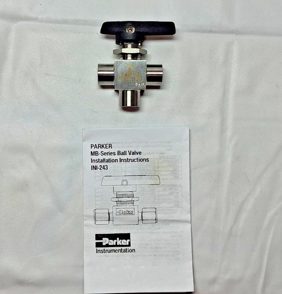 Parker 3-Way Manual Ball Valve 1/8" 2F-MB4XPFA-SSP