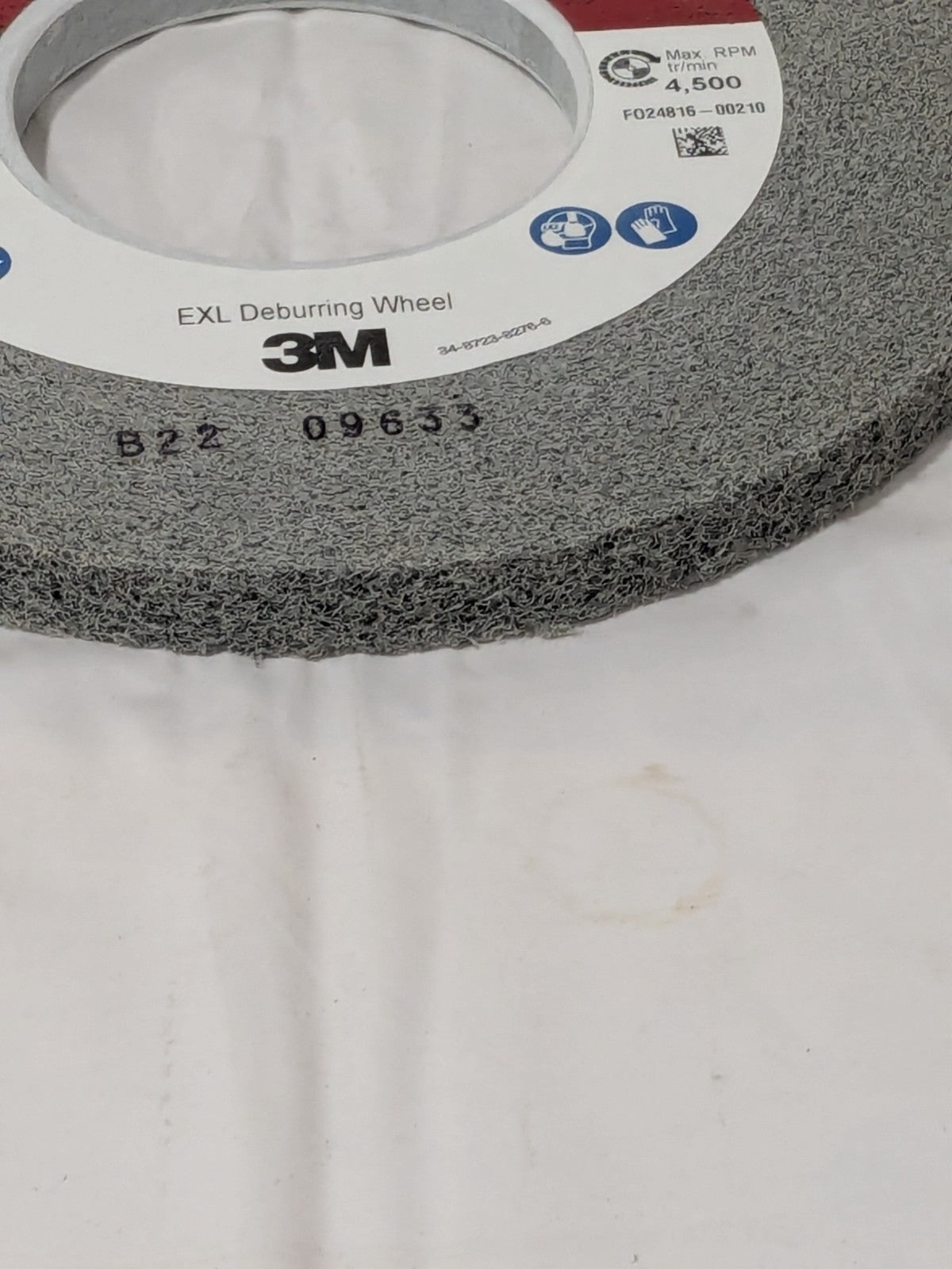 3M Deburring Wheel: 8" Dia, 1/2" Face Width, 3" Hole, 8 Density 7000046065