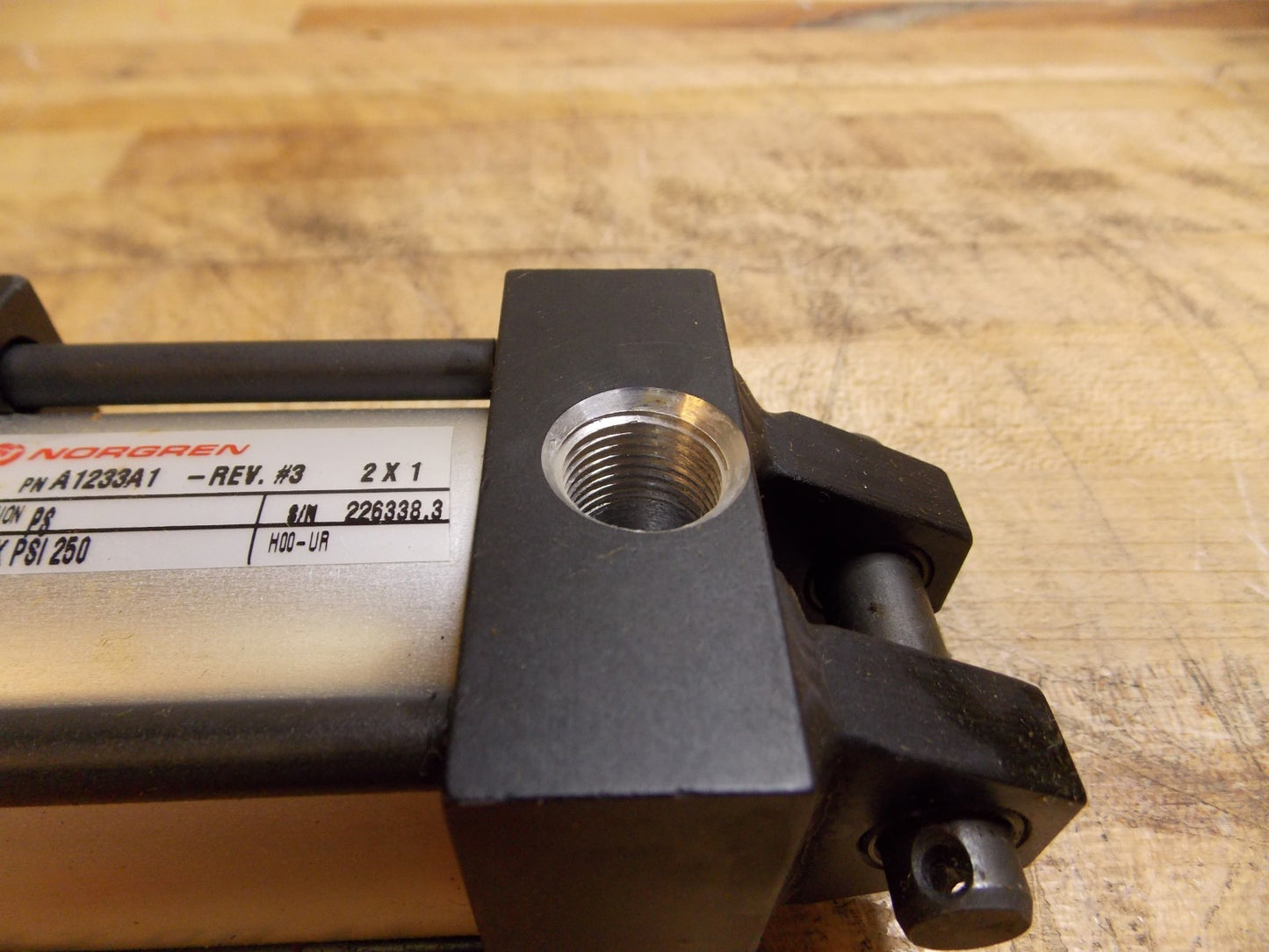 Norgren Air Cylinder 2" Bore x 1" Stroke 5/8" Rod Dia. 3/8"