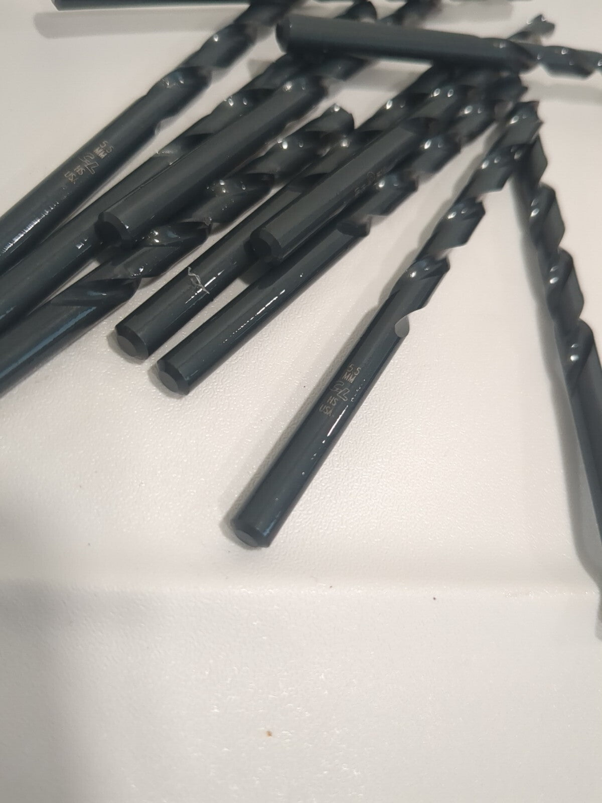 CHICAGO-LATROBE 12pk Jobber Drill: 5.50 mm Dia, 118 deg Point HSS 47289