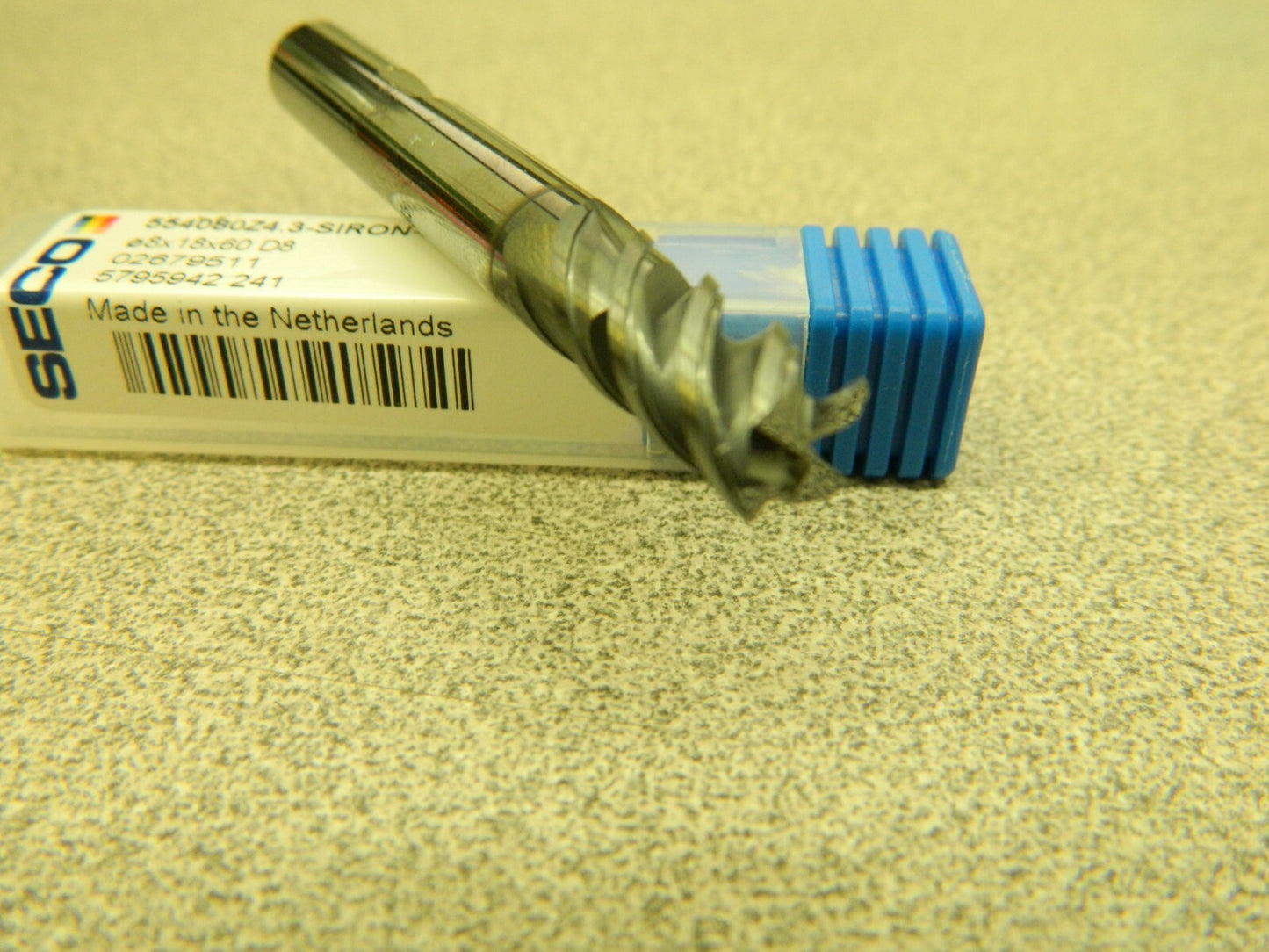 SECO SC Corner Chamfer End Mill: 8 mm Dia, 18 mm LOC, 4 Flutes 02679511