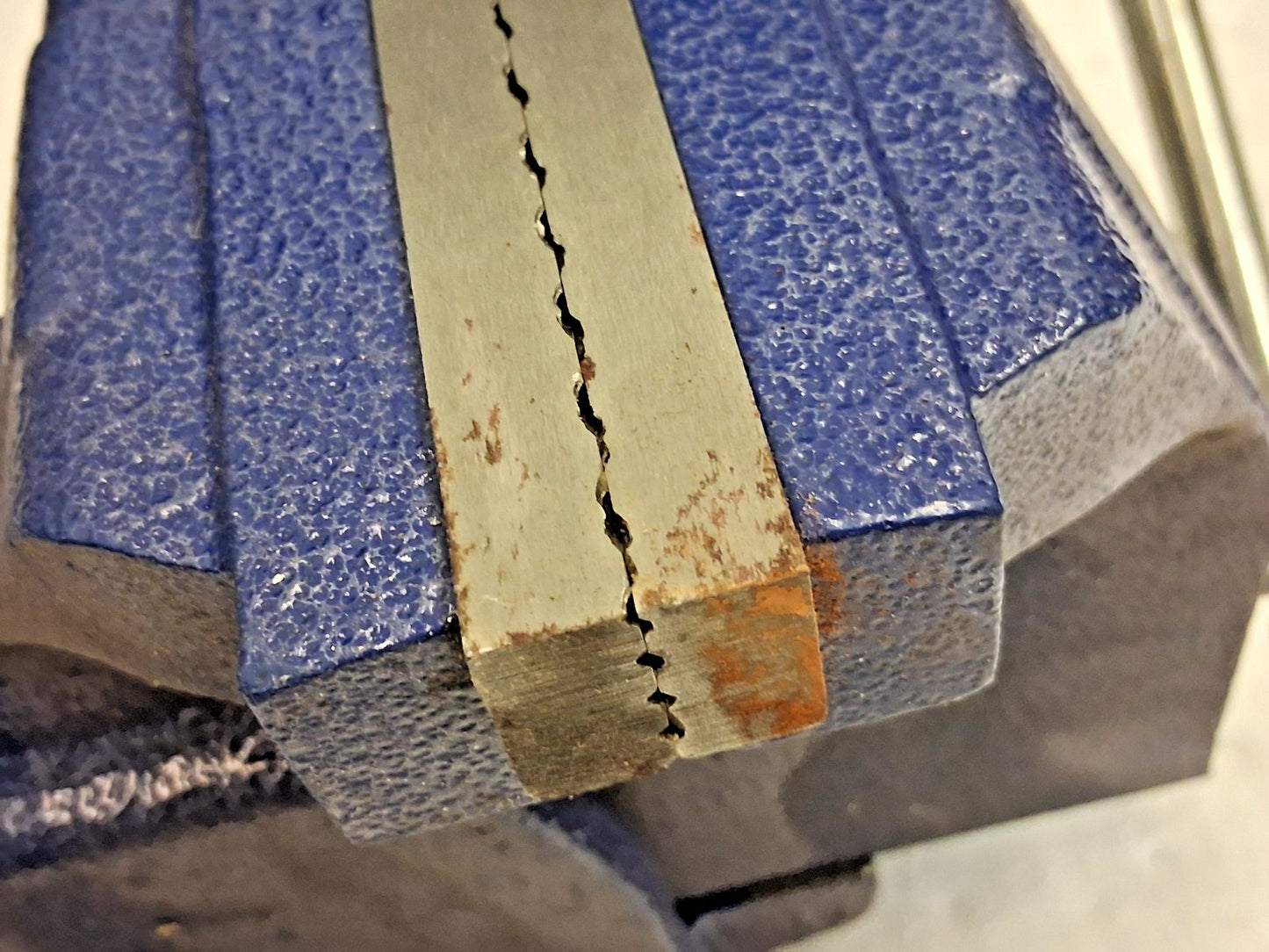 Pro Bench Vise 6" Jaw Width 3" Throat Depth CBV00660