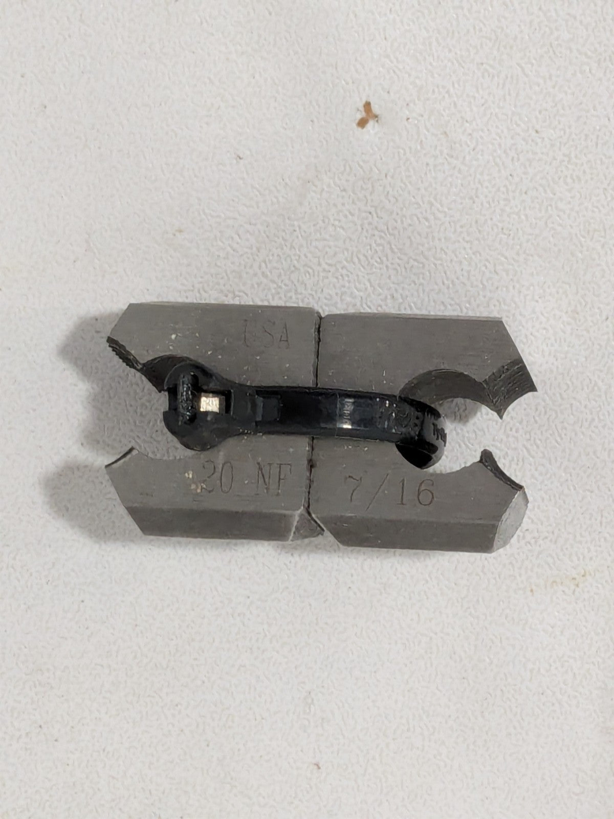 Cle-Line Two Piece Adjustable Die 7/16-20, Collet #1 and 5 C66708