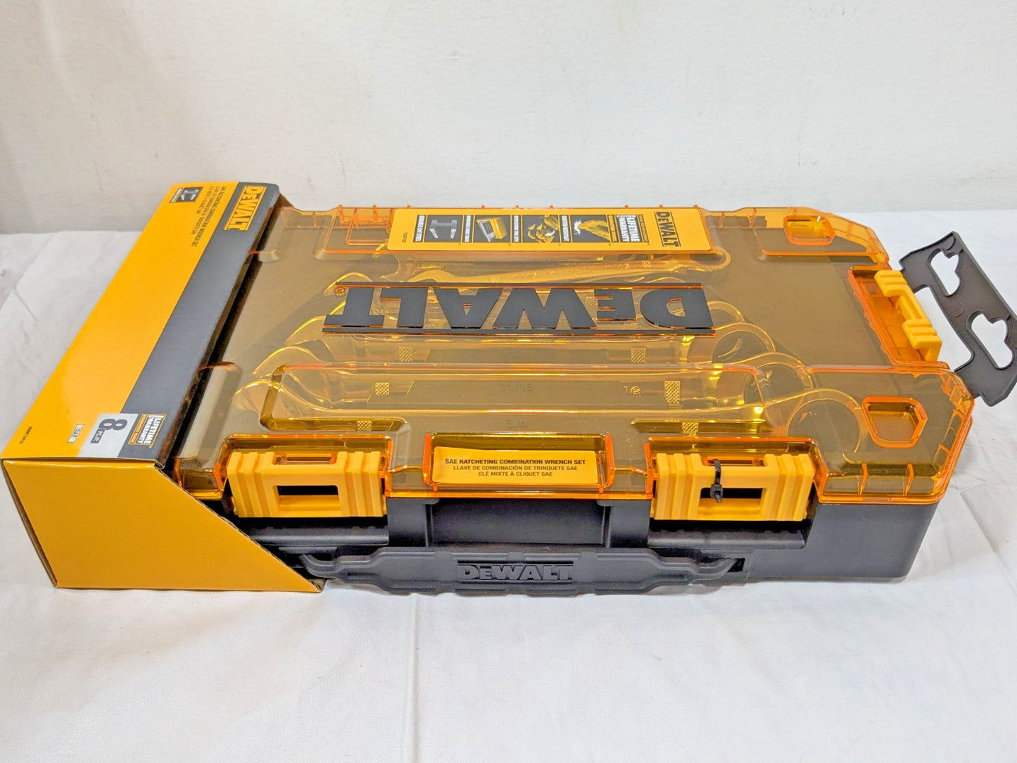 DeWalt 8 Piece Ratcheting SAE Combination Wrench Set DWMT74733