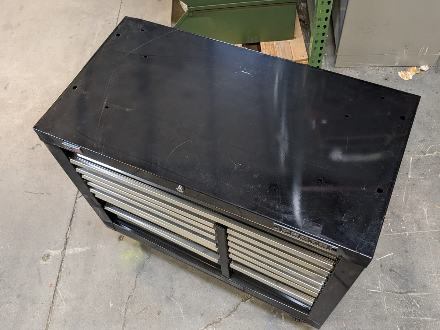Proto Roller Cabinet Tool Box 14 Drawer 42 W x 22 D x 38 H Scratch N Dent