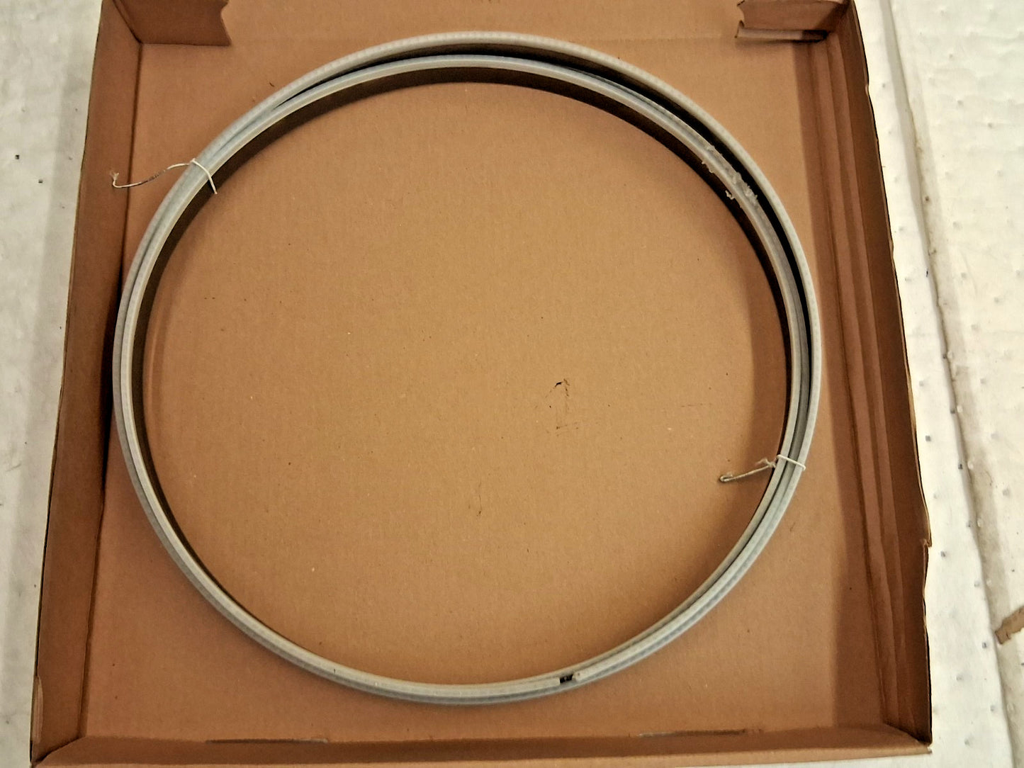 Lenox Welded Bandsaw Blade 13ft 6" L x 1" W x 4 to 6 TPI 89486QPB13411