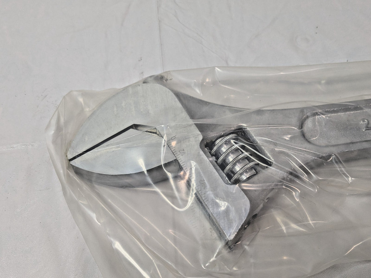 Paramount  Adjustable Wrench 24" OAL X 2-3/4" Jaw Capacity 68124676