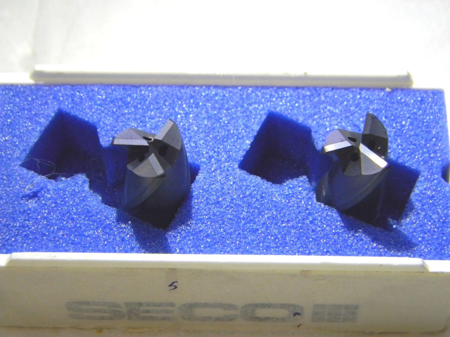 Seco Carbide Milling Tip Inserts MP12-12014R08Z3-M04 Grade MP3000 Qty 2 51734