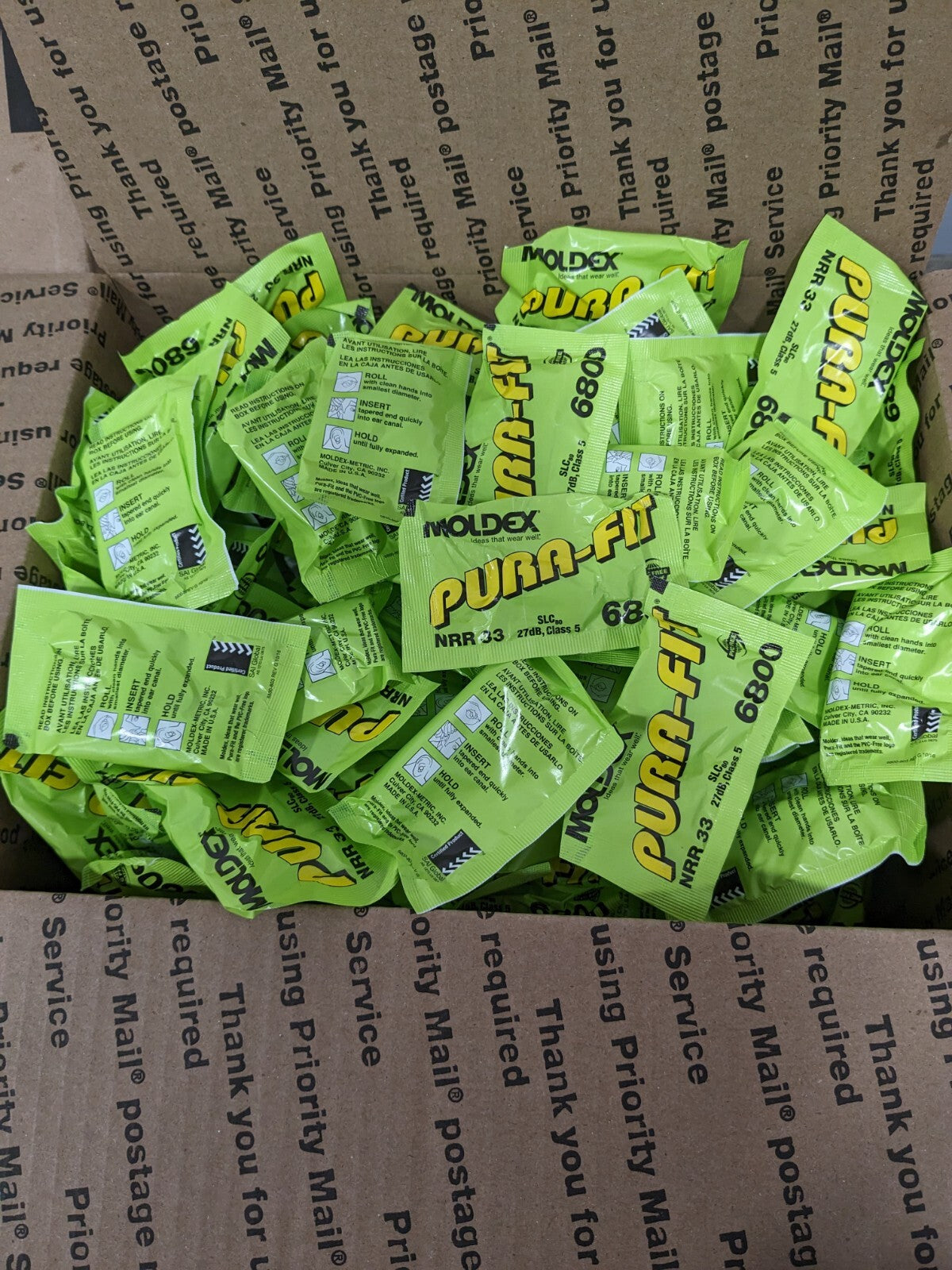 MOLDEX Earplugs 33 dB, Non-PVC Foam, Bullet, Roll Down, Uncorded Approx 200 6800