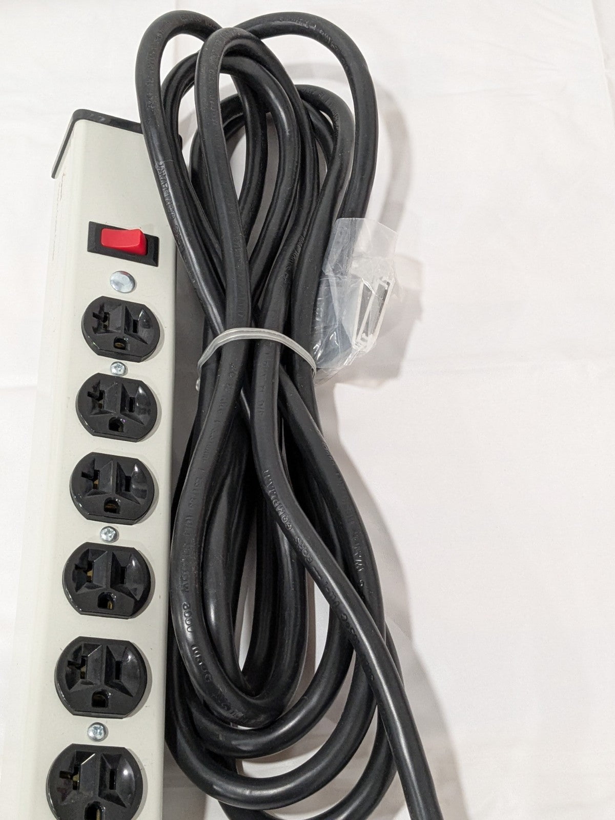 Legrand Multi-Outlet Power Unit 120V 20A 13-1/4"L, 6 Outlets 15' Cord