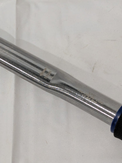 Sturtevant Preset Click Torque Wrench: 9/16 in Drive 750.0 in-lb Max 810013