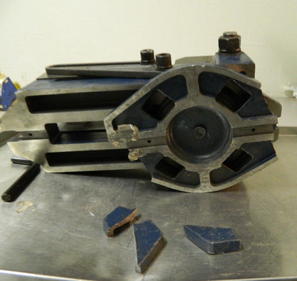 Gibraltar Swivel Machine Vise 6" Wide Jaw 6" Opening Cap 70038161 DAMAGED