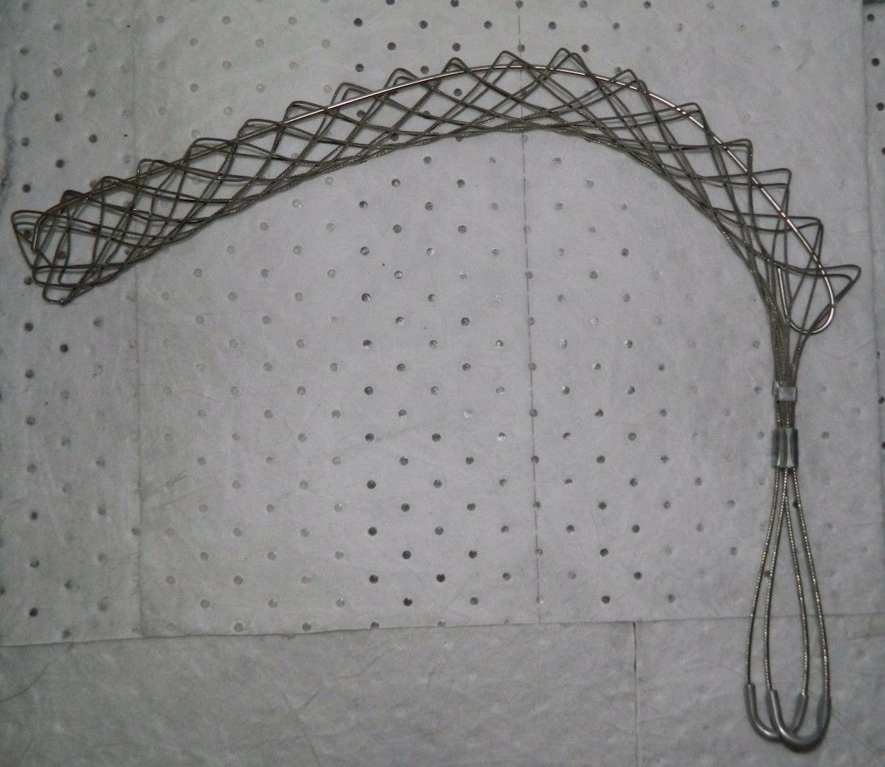 Woodhead Electrical Double Loop Support Grip 1-1/2 to 1.74" Cable Diam 3527