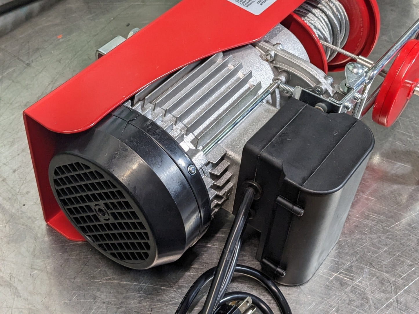 Electric Cable Hoist 880 lb. Capacity 38 Ft. Max Lift 120v