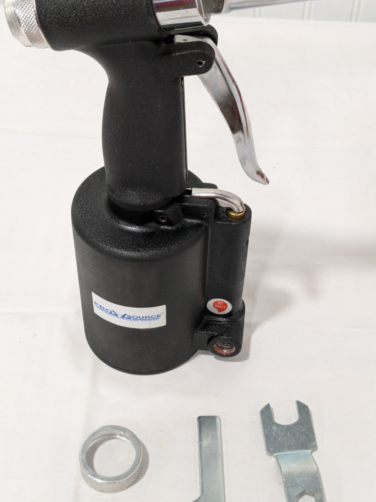 PRO-SOURCE Air Rivet Tool: 0.551" Stroke Length MISSING SAFETY CAP PROSG-02