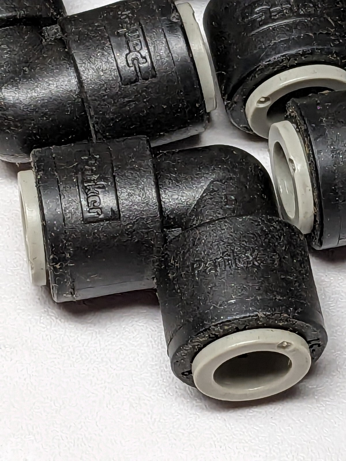 PARKER Push-to-Connect Fitting Bulkhead Union, 3/8 x 3/8" OD Qty 5 PPB6BU6-MG