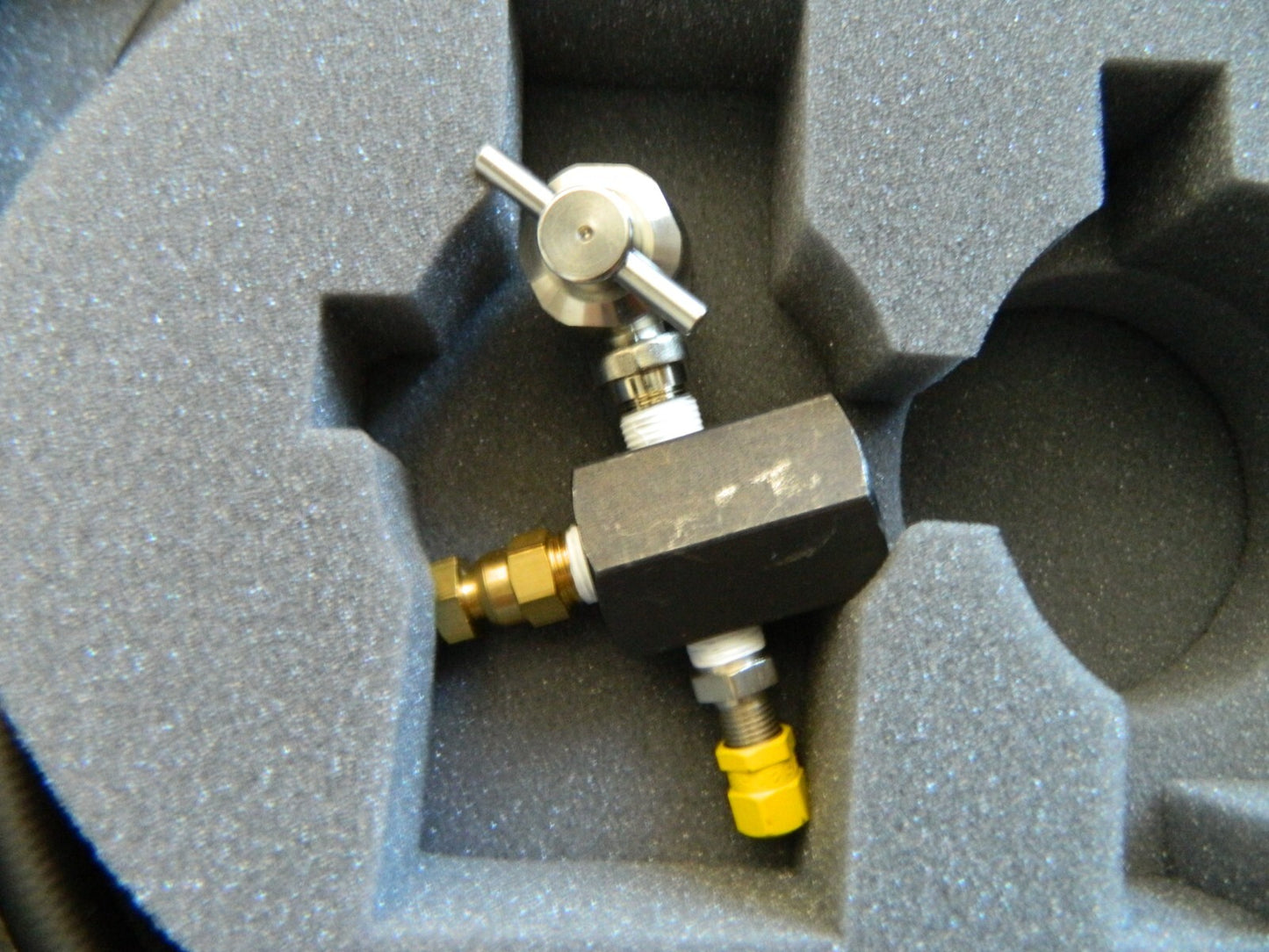 ARKER Accumulator Charging & Gauge Assembly Gauge not included