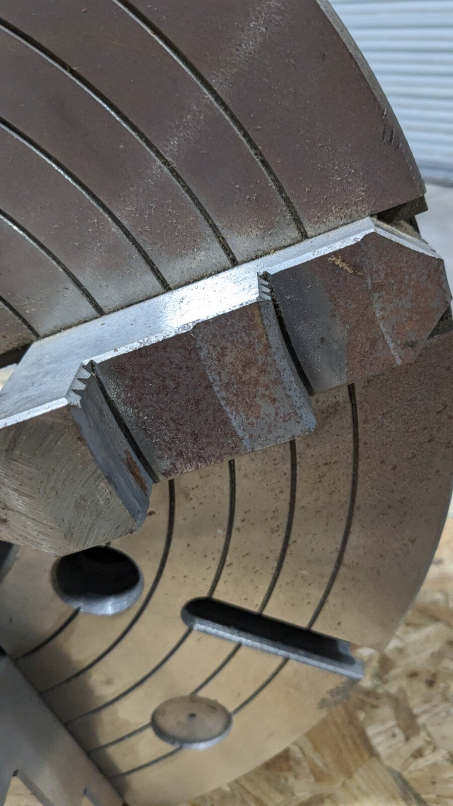 Manual Lathe Chuck 4-Jaw Independent 16" Diameter D1-8 Direct Mount