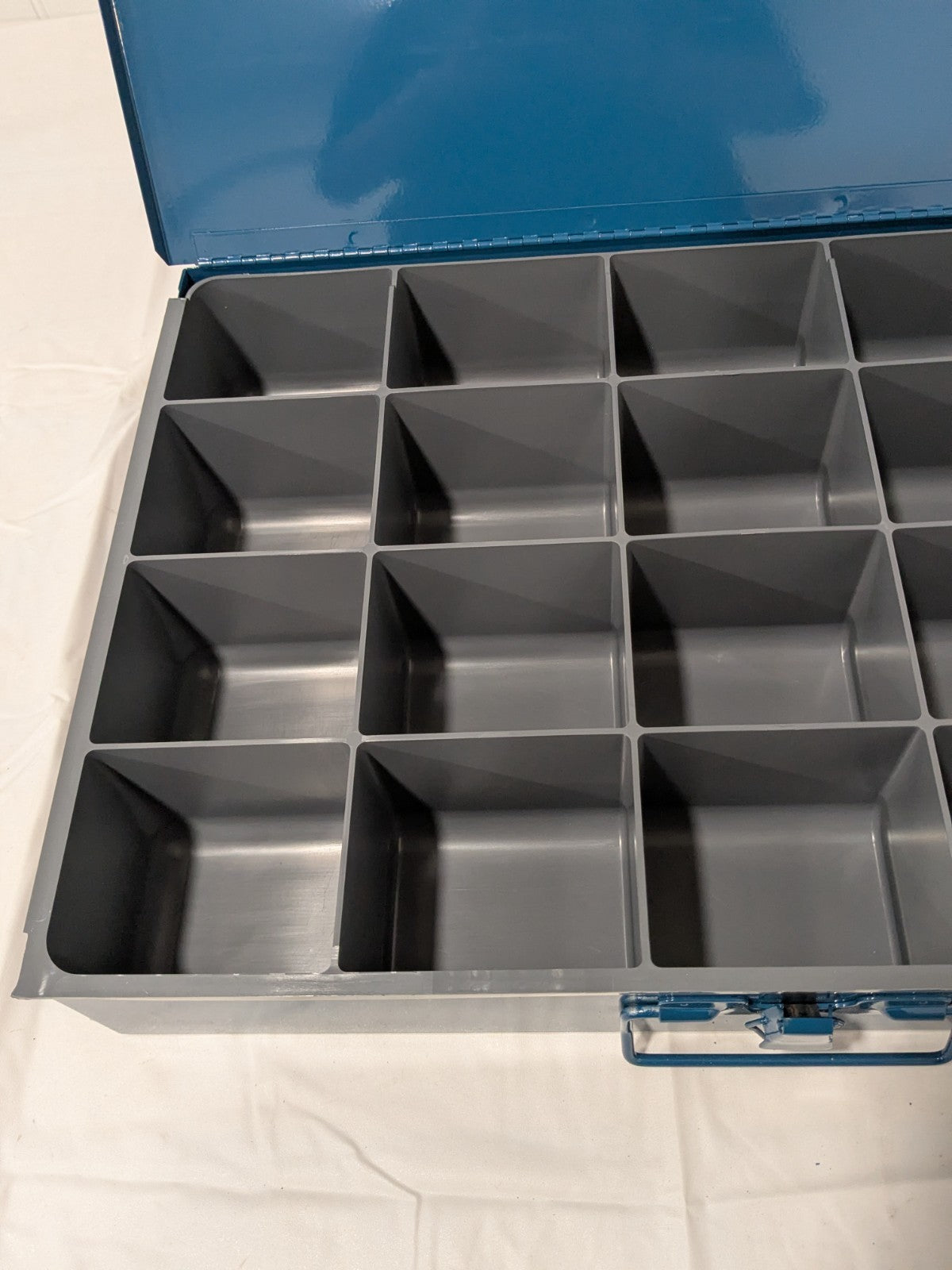 Durham Small Parts Storage Box: 20 Compartments, 18.31" OAW, 12.43 OAD, 3.06 OAH