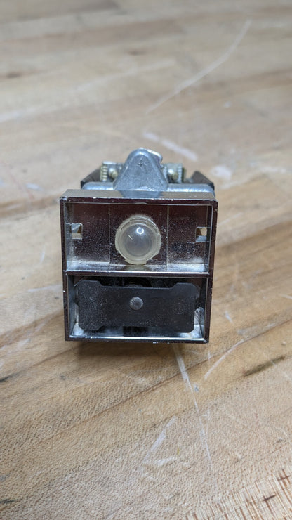 Cutler-Hammer Compact Pushbutton Operator E30DX3 18/24V w/ Indicator Light