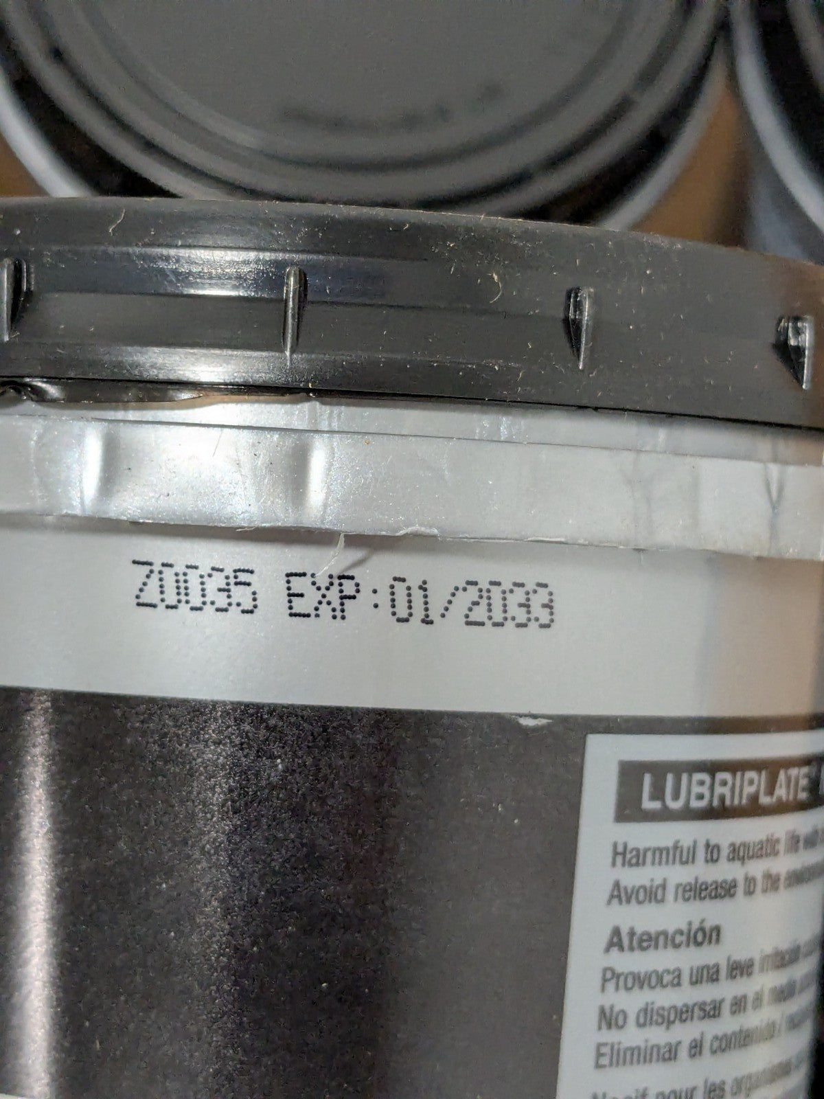 (12) Lubriplate Grease: 15 oz Tub, Lithium 270 ° F Max Temp, Off-White L0067-004