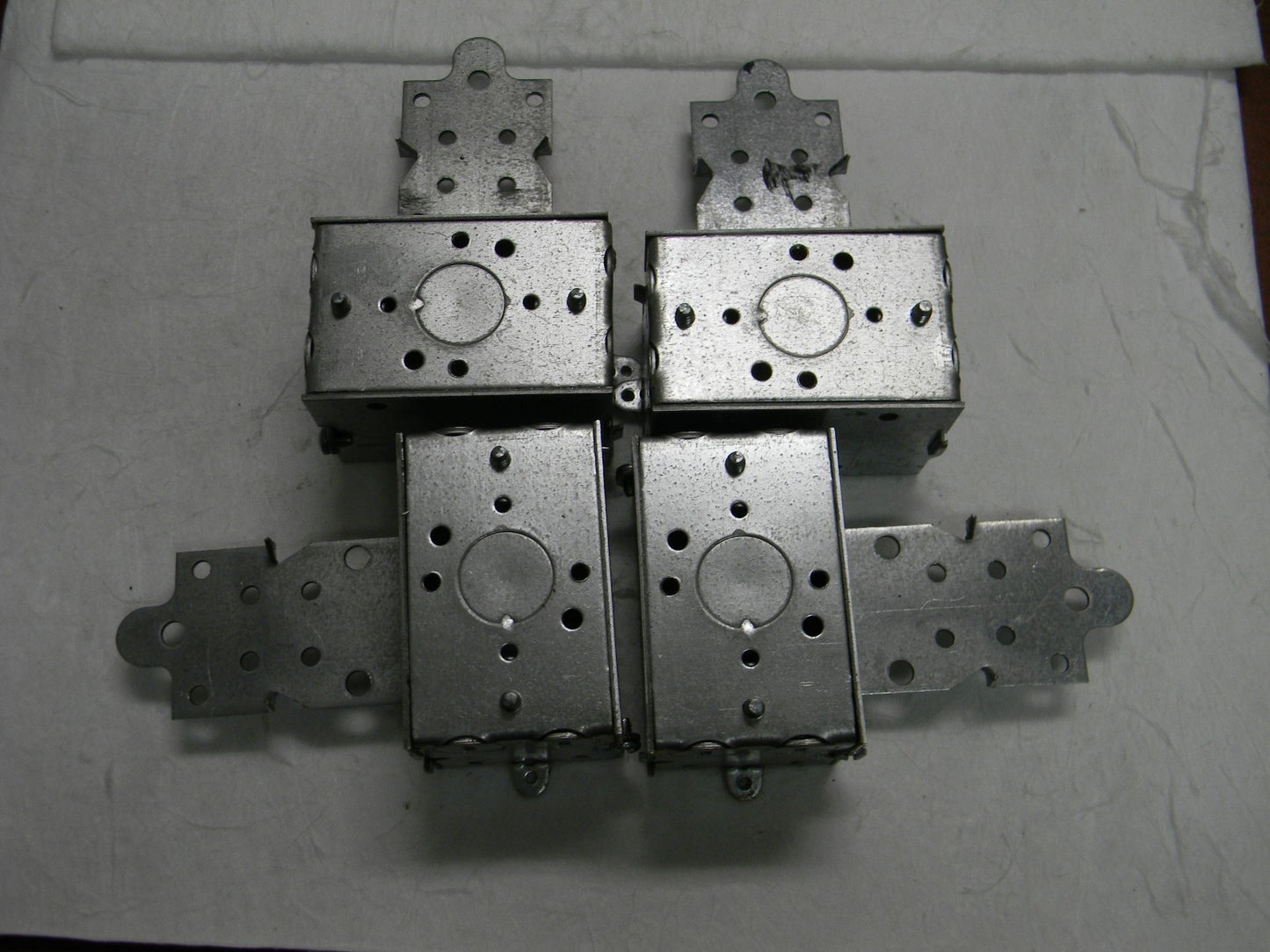 Cooper Crouse-Hinds 1/2" KO 1/2" F Bracket Switch box  QTY 5 TP123