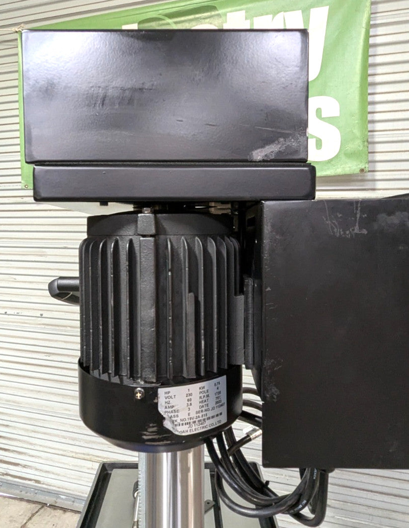 Vectrax 20" Variable Speed Drill Press  3MT  1HP  115V  RF-19V  *Scratch & Dent*