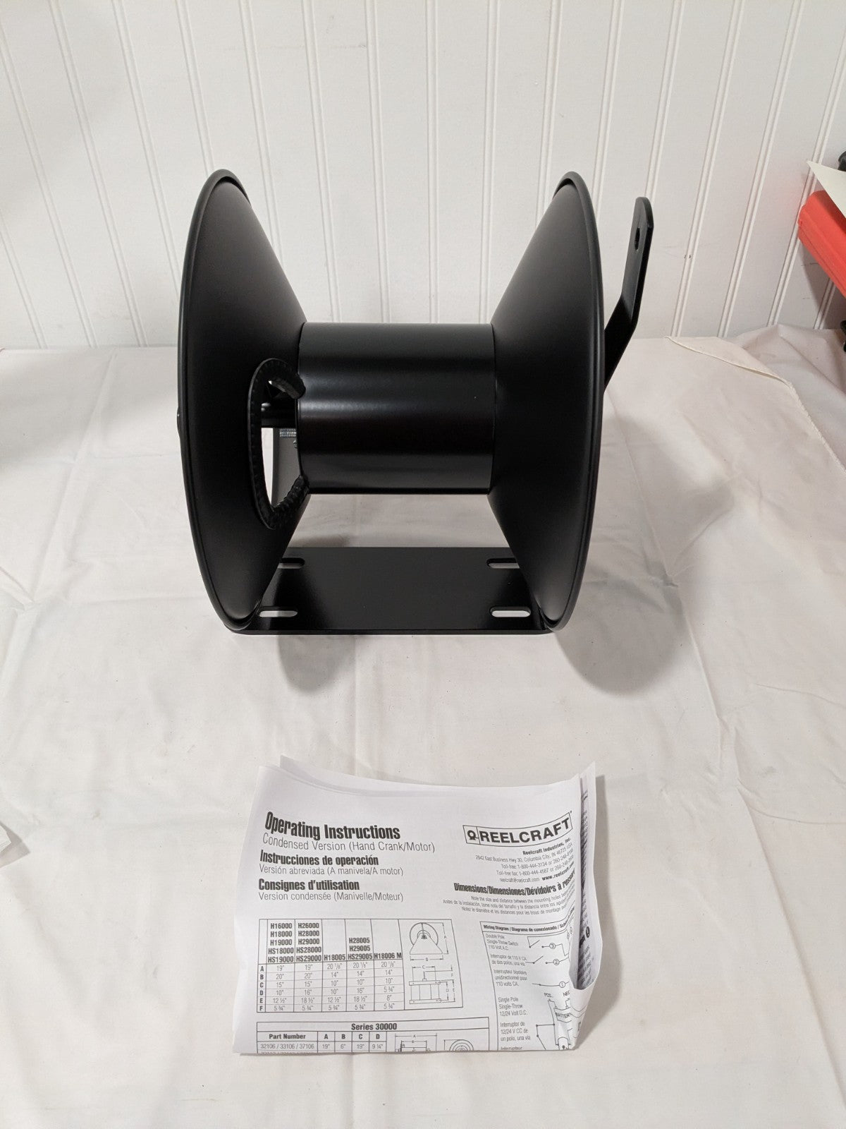Reelcraft Hose Reel without Hose: 3/8" ID Hose, 50' Long, Hand Crank CU6050LN