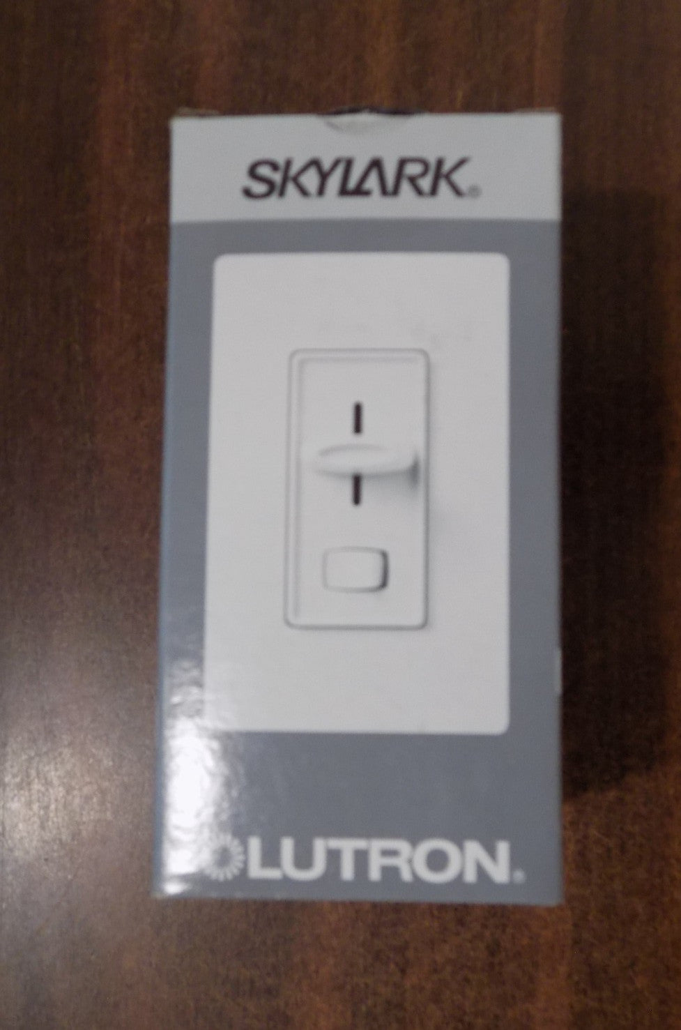 Lutron Skylark SF-103P-WH Single-Pole Preset Dimmer with On/Off Switch White