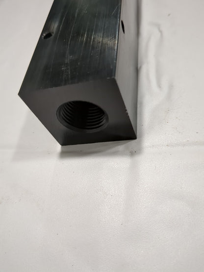 Manifold: 1/2" Inlet, 3/8" Outlet, 2 Inlet Ports, 7 Outlet Ports PCM30