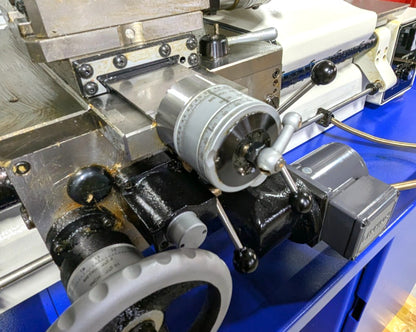 VECTRAX 11 x 18 Toolroom Lathe 220V 3PH  3HP VFD Speed Control  *Scratch & Dent*