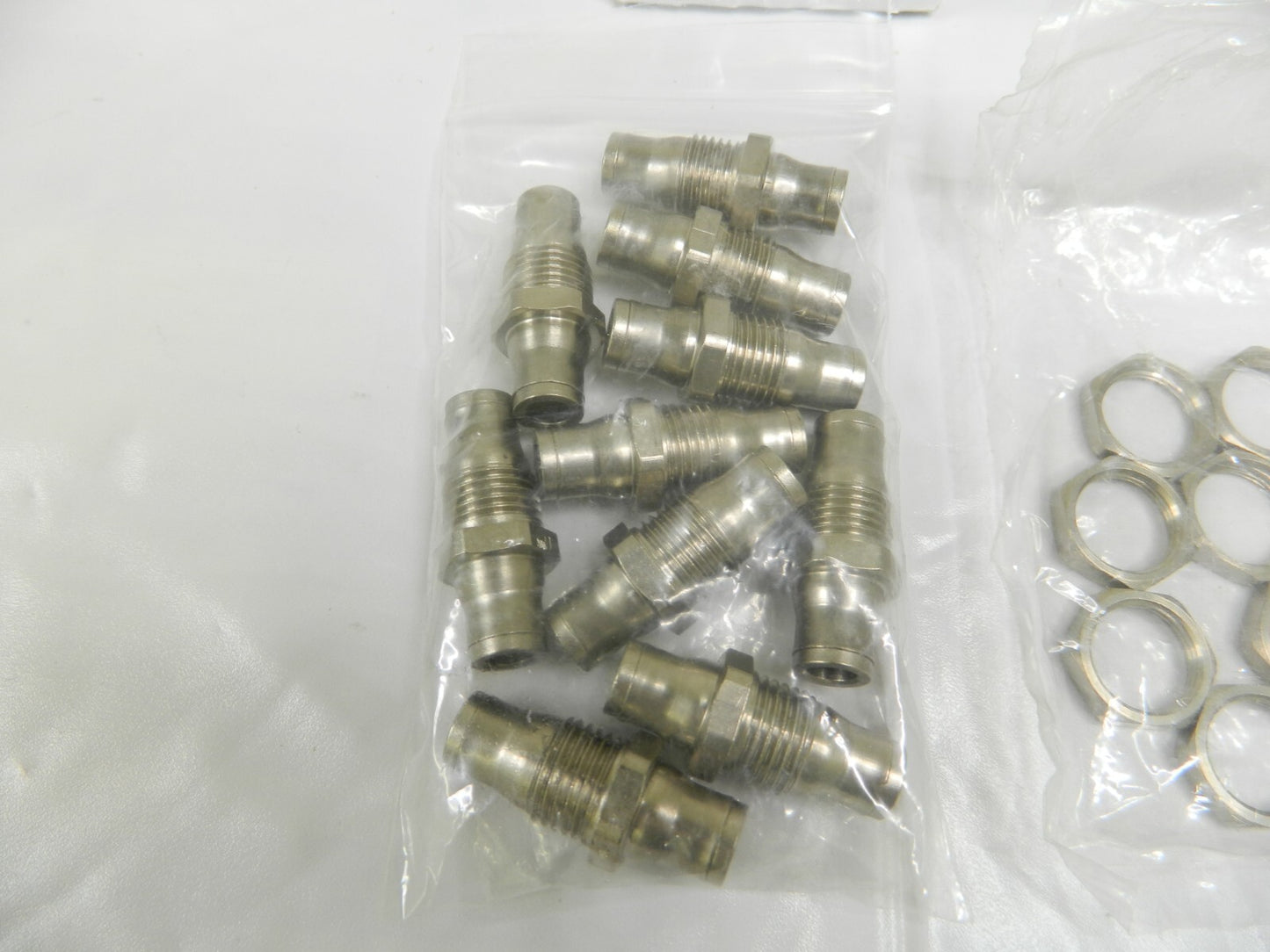 Parker Push-To-Connect Tube to Tube Fitting Bulkhead,  1/4" OD Qty 10 3616 56 00