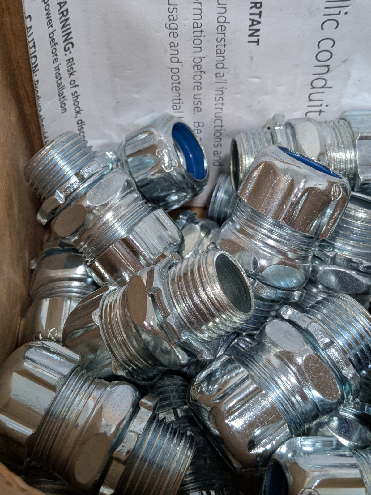 (23)T&B 3/8" Conduit Connector: Liquid-Tight, Malleable Iron & Steel BD-TNB-5231