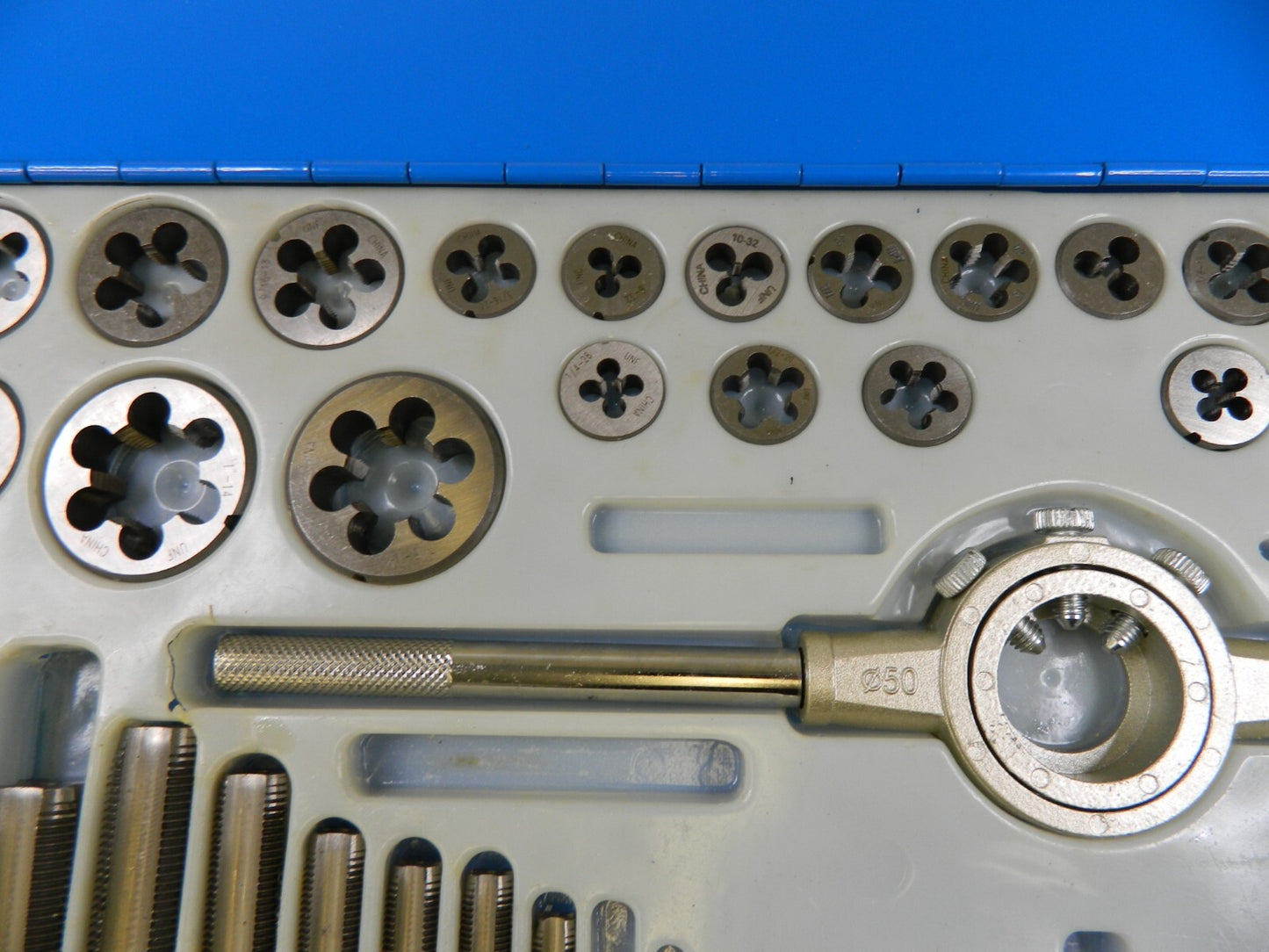 Interstate #4-40 to 1-14 Tap, NPT, UNC, UNF, Tap and Die Set INCOMPLETE CCT1569