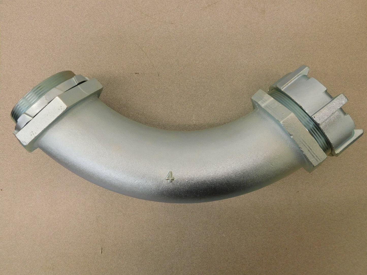 Thomas &amp; Betts Liquidtight Conduit Connector 4" Trade 5260