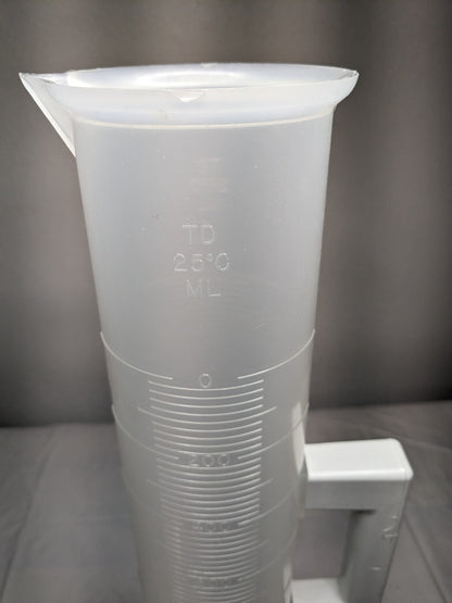 BEL-ART  2,000 ml Polypropylene Graduated Cylinder F28461-2000