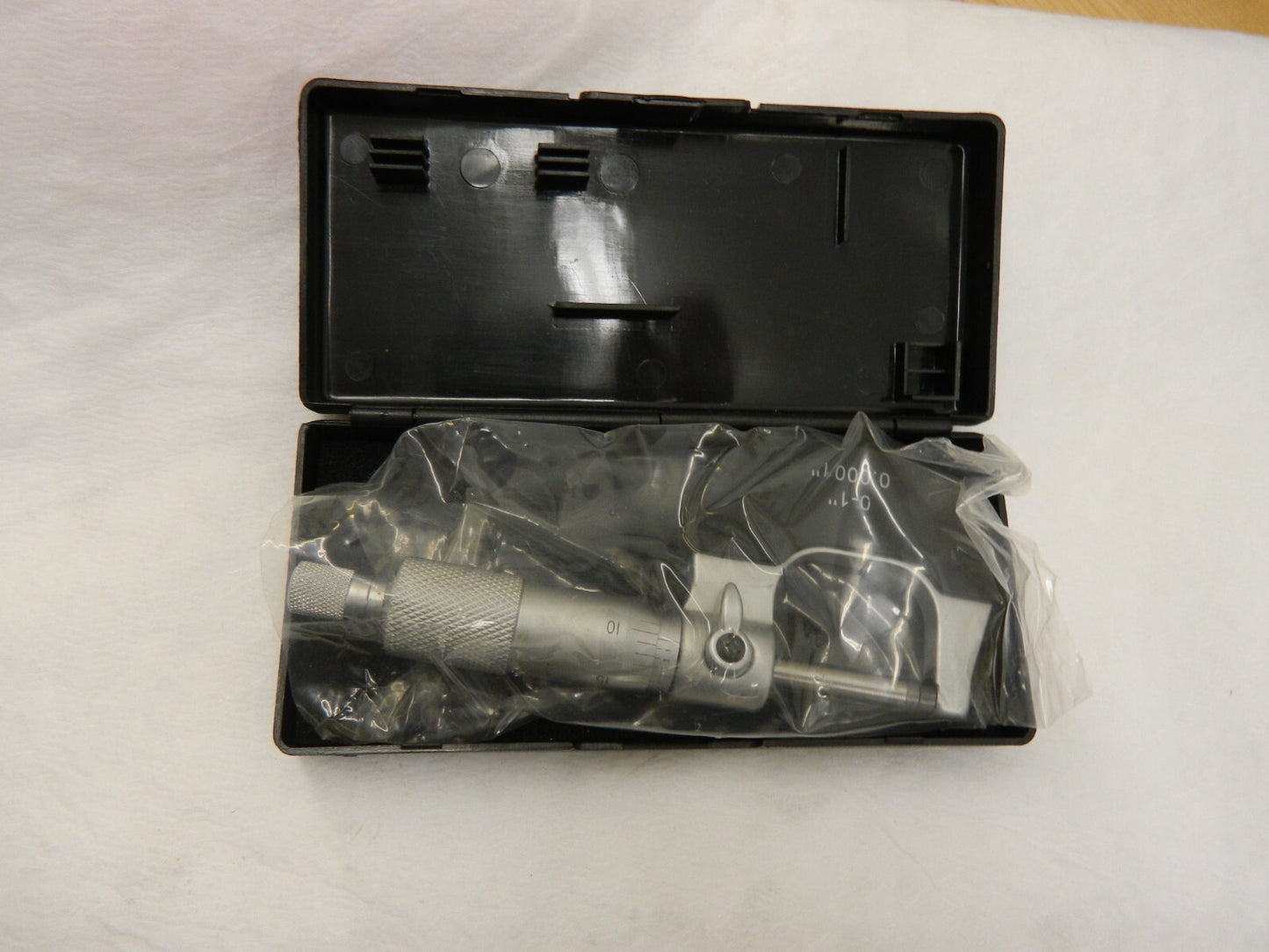 Mechanical Outside Micrometer: 1" Range, 0.0001" Graduation 601-0111
