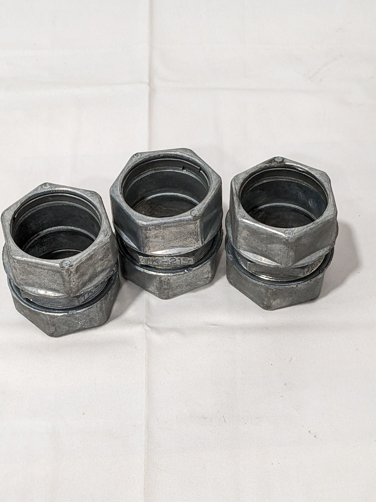 Thomas & Betts 1-1/2" Electrical Tubing Compression Coupling Qty 3 TK-215