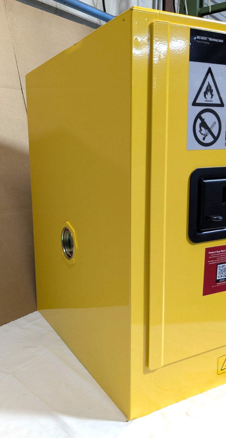 JUSTRITE Bench Top Cabinet 22x17x17 NFPA Code 30 / OSHA  890400 *Scratch &amp; D
