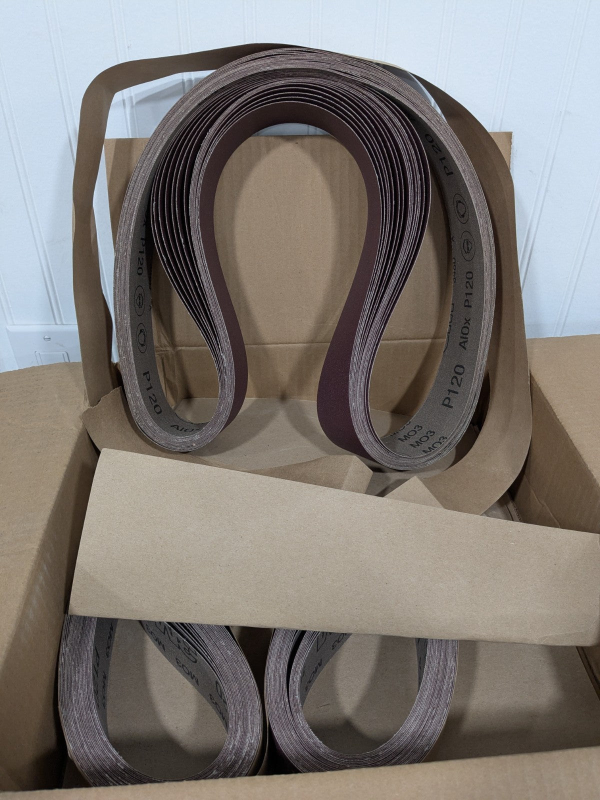 (40) 3M Abrasive Belt: 2" Wide, 60" OAL, 120 Grit, Aluminum Oxide 7010361720