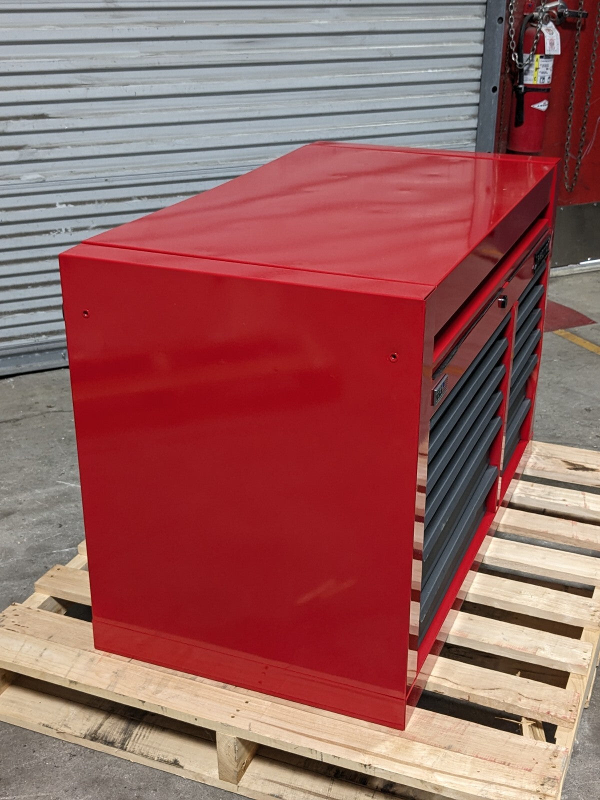 Proto Red Steel Top Chest Tool Box 12 Drawer 41 x 22 x 27 Scratch N Dent