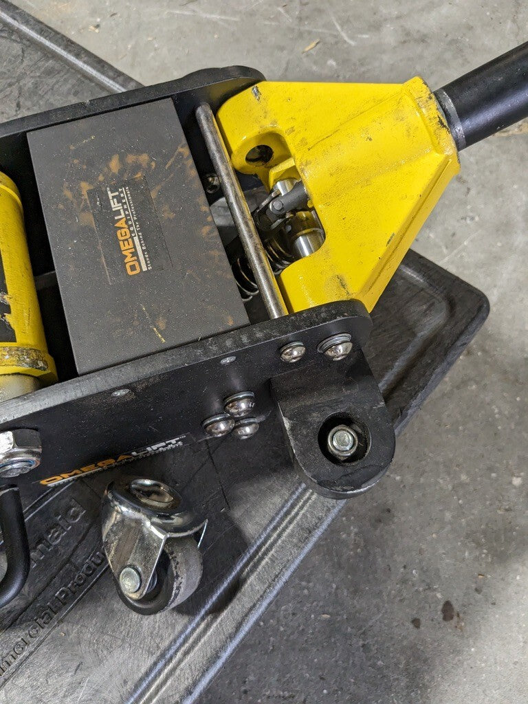 OMEGA Floor Jack: Aluminum 3 Ton Capacity Service  26030
