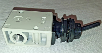 SMC PNEUMATICS Mechanically Operated Valve 3-Way & 2-Position VM230-N02-08A