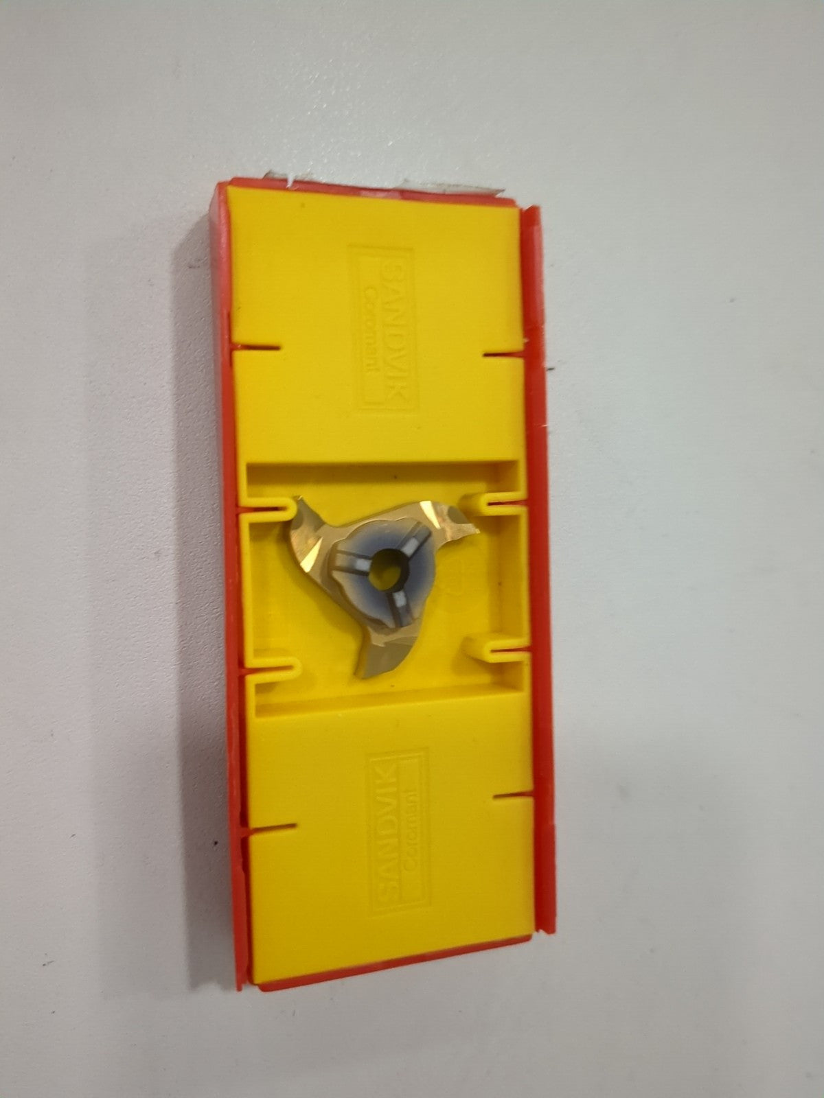 SANDVIK COROMANT Groove Milling Tip Insert Carbide 3fl 5758678