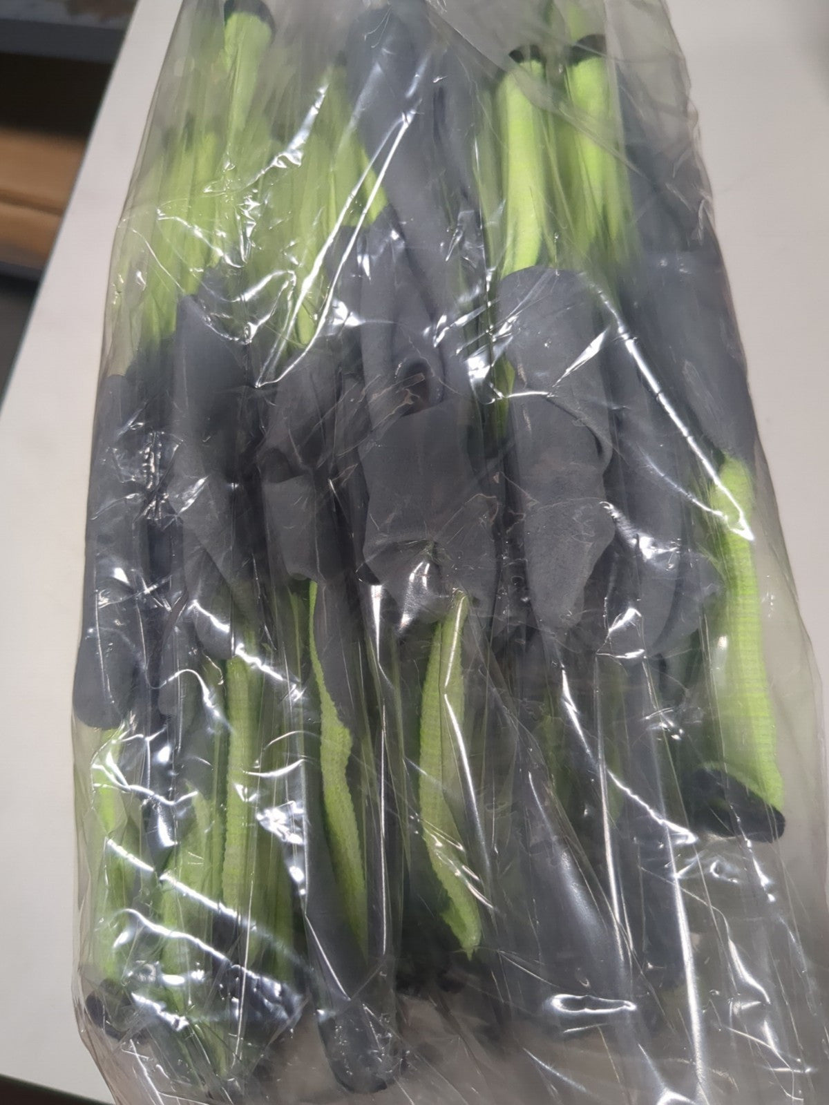 12 pk Cut-Resistant Gloves: PRO-SAFE Size X-Large, ANSI Cut A2 PS-2150/XL