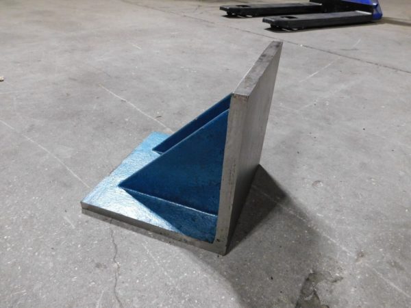 Pro-Grade Cast Iron Machined Angle Plate 12 x 12 x 12 418-4345