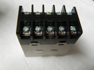 Omron G7J-2A2B-B-W1 AC100/120, 100 and 120 V AC Coil Voltage Power Relay