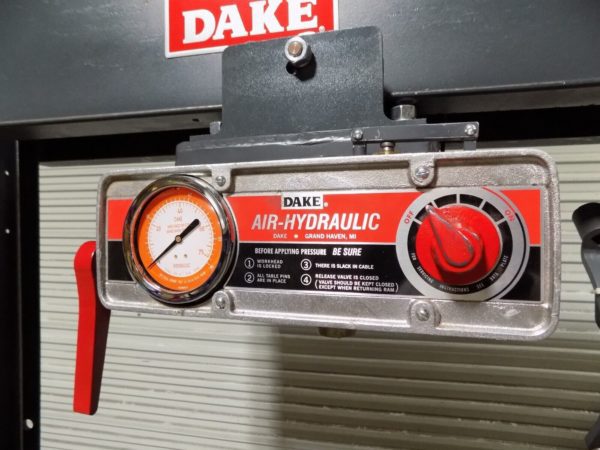 Dake Air Operated Hydraulic Shop Press 75 Ton Capacity 10" Stroke 906475 Damaged